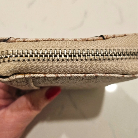 Guess small wallet - Picture 4 of 8